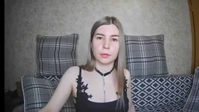 Snapshot of ElllaNuar chatting on 03/14/25, 04:54 ElllaNuar online show from 03/14/25, 04:54