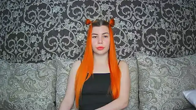 Snapshot of ElllaNuar chatting on 11/17/25, 02:50 ElllaNuar online show from 11/17/25, 02:50