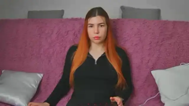 Snapshot of ElllaNuar chatting on 03/16/26, 01:44 ElllaNuar online show from 03/16/26, 01:44