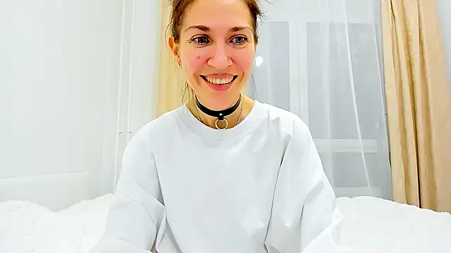 Snapshot of Mona_Cruz chatting on 02/04/25, 09:20 Mona Cruz online show from 02/04/25, 09:20