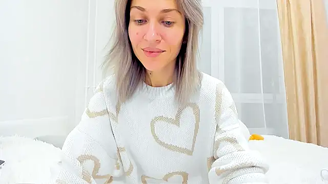 Snapshot of Mona_Cruz chatting on 02/05/25, 08:25 Mona Cruz online show from 02/05/25, 08:25