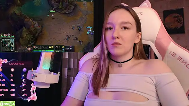 MoonlishSiren online show from 02/12/25, 08:40