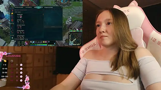 MoonlishSiren online show from 09/20/25, 09:27