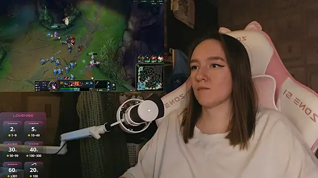 MoonlishSiren online show from 04/09/26, 10:15