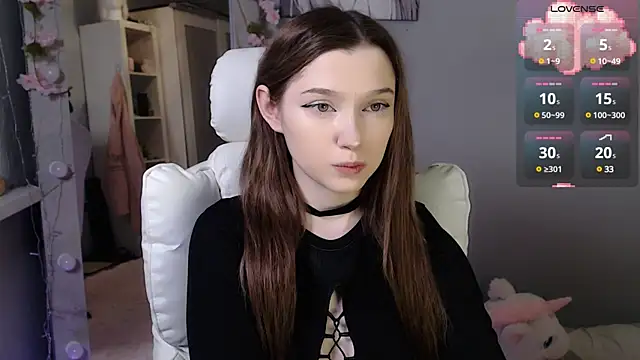 White kitty01 online show from 01/10/25, 02:23