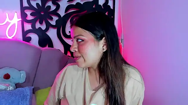 Snapshot of your_little_naughty1 chatting on 12/28/24, 03:37 your little naughty1 online show from 12/28/24, 03:37