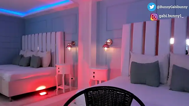 gabi bunny online show from 10/31/25, 05:47