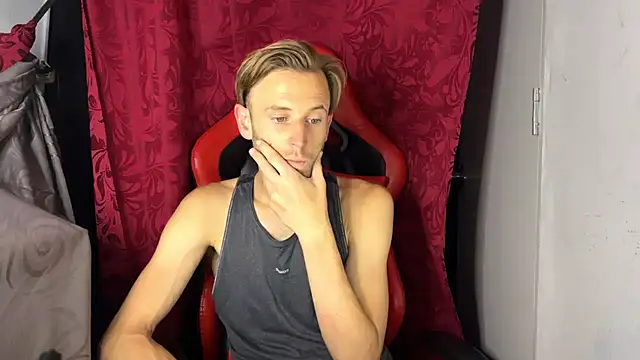 aquilesmade online show from 09/26/25, 01:04