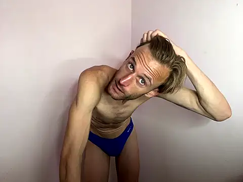 aquilesmade online show from 10/27/25, 03:49