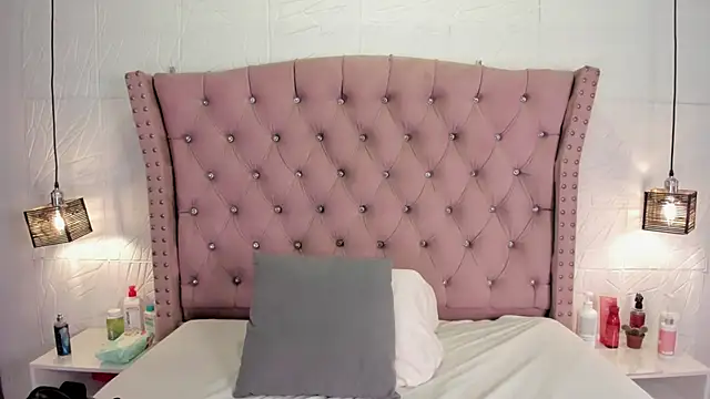 lia sofiia online show from 05/13/26, 09:06