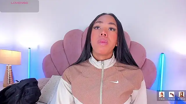 Nicole Paradise online show from 03/03/26, 12:44