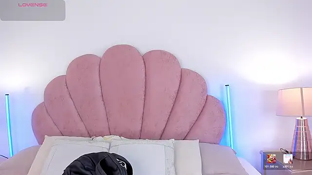 Nicole Paradise online show from 03/06/26, 12:45