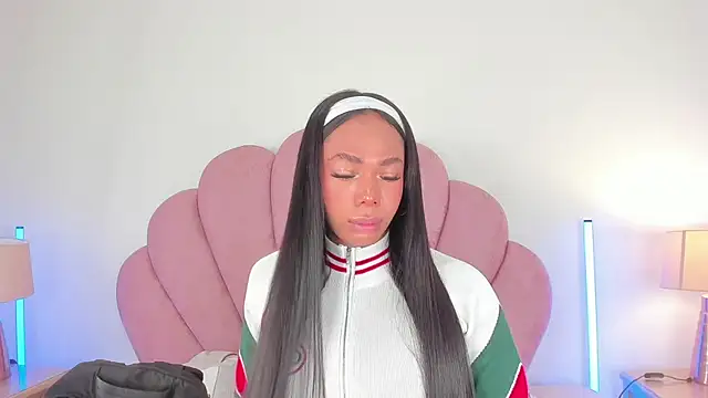 Nicole Paradise online show from 03/26/26, 12:44