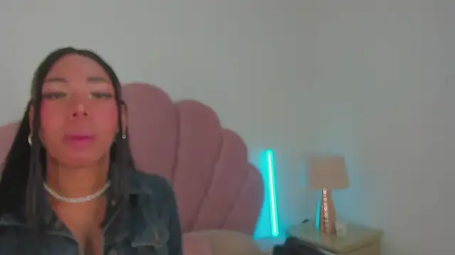 Nicole Paradise online show from 04/10/26, 12:54