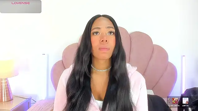Nicole Paradise online show from 05/06/26, 12:43