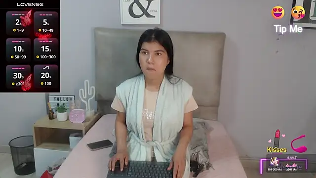 Snapshot of SophiaMeyerst chatting on 04/28/26, 01:27 SophiaMeyerst online show from 04/28/26, 01:27