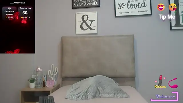 Snapshot of SophiaMeyerst chatting on 05/16/26, 02:05 SophiaMeyerst online show from 05/16/26, 02:05