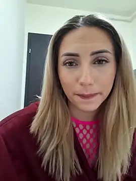 Snapshot of DeeaFUN25 chatting on 02/19/25, 02:33 DeeaFUN25 online show from 02/19/25, 02:33