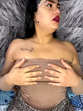 Cumming Tiffani online show from 12/04/25, 01:09