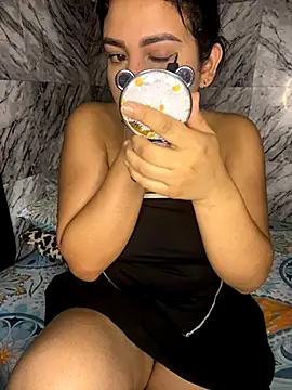 Cumming Tiffani online show from 12/05/25, 12:36