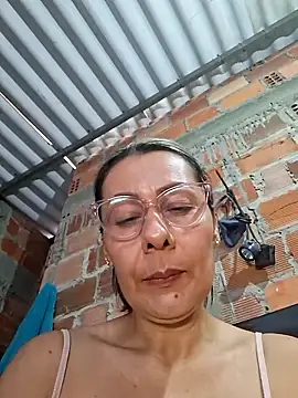 Snapshot of Mia-funny20 chatting on 05/22/26, 04:45 Mia-funny20 online show from 05/22/26, 04:45