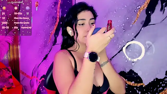 emma  cute   online show from 11/16/25, 11:27