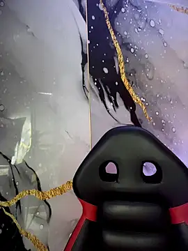 emma  cute   online show from 04/22/26, 11:01