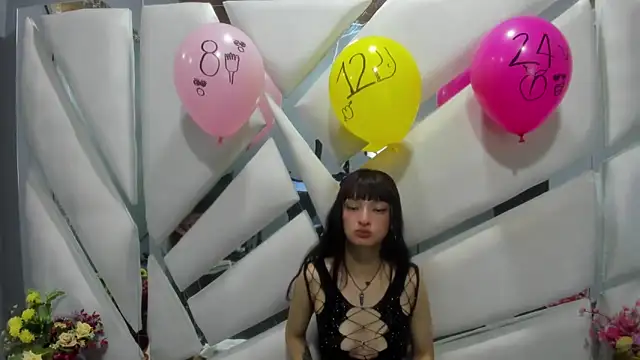 Snapshot of Aurora_18 chatting on 12/28/24, 05:46 Aurora 18 online show from 12/28/24, 05:46