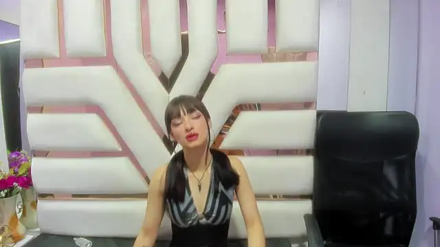 Snapshot of Aurora_18 chatting on 01/17/25, 11:29 Aurora 18 online show from 01/17/25, 11:29