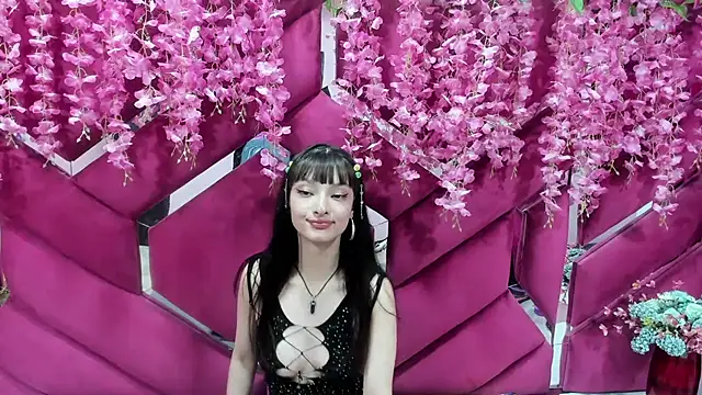 Snapshot of Aurora_18 chatting on 02/11/25, 12:17 Aurora 18 online show from 02/11/25, 12:17