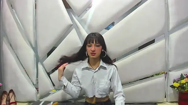 Snapshot of Aurora_18 chatting on 02/23/25, 12:19 Aurora 18 online show from 02/23/25, 12:19