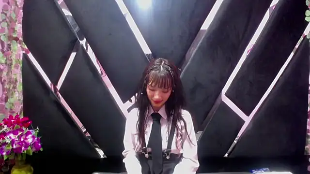 Snapshot of Aurora_18 chatting on 03/06/25, 12:21 Aurora 18 online show from 03/06/25, 12:21