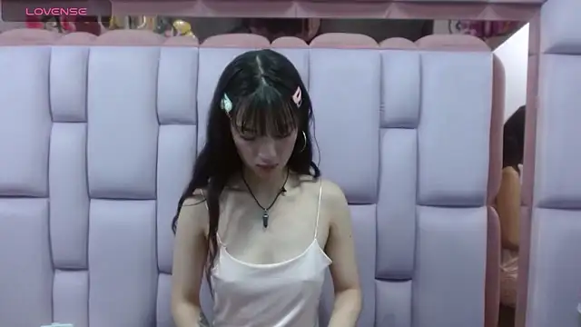 Snapshot of Aurora_18 chatting on 03/22/25, 08:59 Aurora 18 online show from 03/22/25, 08:59