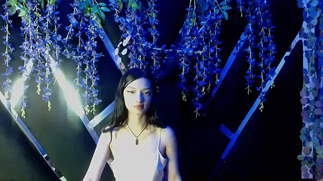 Snapshot of Aurora_18 chatting on 09/13/25, 02:17 Aurora 18 online show from 09/13/25, 02:17