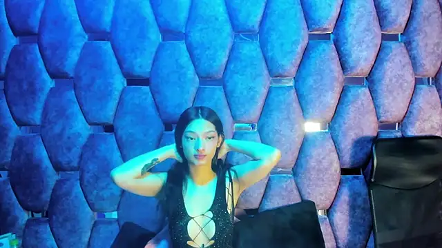 Snapshot of Aurora_18 chatting on 10/14/25, 02:18 Aurora 18 online show from 10/14/25, 02:18