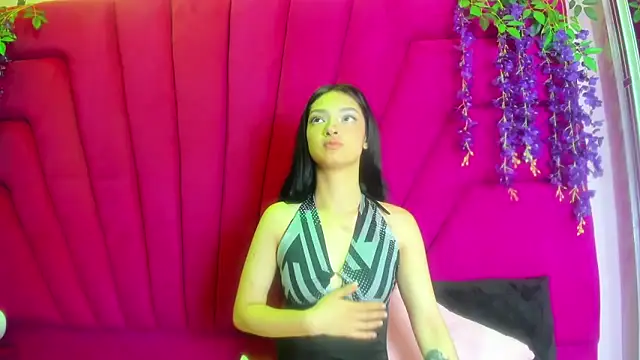 Snapshot of Aurora_18 chatting on 10/15/25, 02:39 Aurora 18 online show from 10/15/25, 02:39