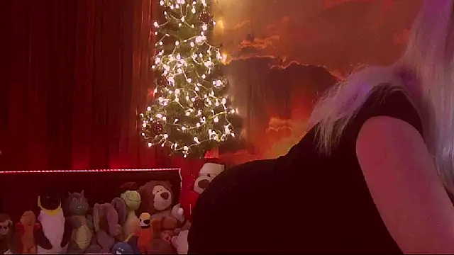 MoniCutex online show from 12/29/24, 03:22