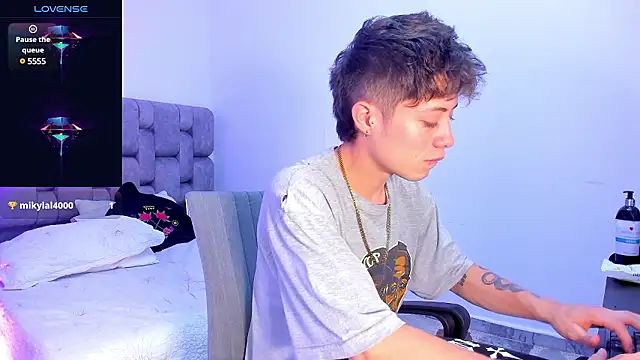 MarcusCollinss  online show from 12/07/24, 03:19