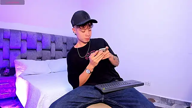 MarcusCollinss  online show from 12/28/24, 03:26