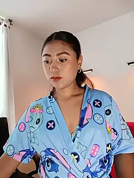 Snapshot of cloy_baby__ chatting on 05/22/26, 11:27 cloy baby online show from 05/22/26, 11:27