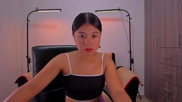 Snapshot of cloy_baby__ chatting on 06/03/26, 11:35 cloy baby online show from 06/03/26, 11:35