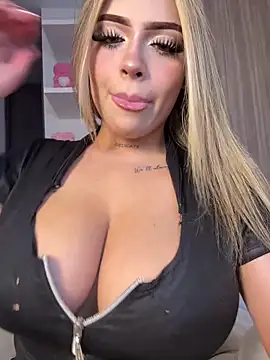 MiaWhitePink  online show from 03/05/26, 05:36