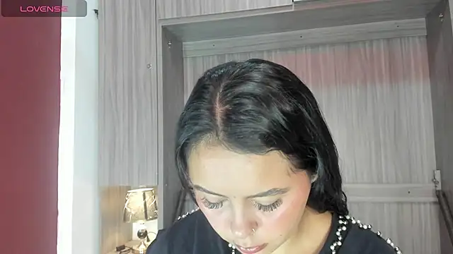 Snapshot of valerymeyerr chatting on 04/29/26, 11:47 valerymeyerr online show from 04/29/26, 11:47