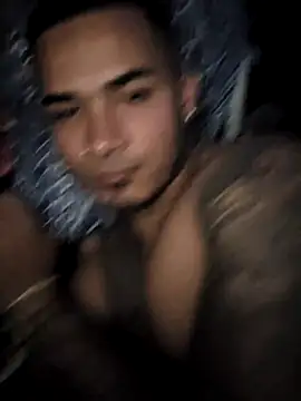 Snapshot of alejandro-martinez- chatting on 05/03/26, 03:01 alejandro-martinez- online show from 05/03/26, 03:01