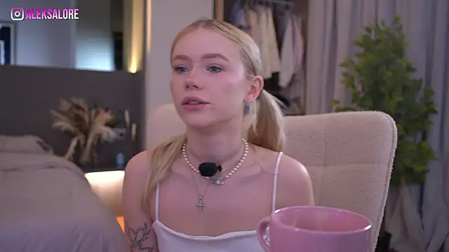 LexieLoree online show from 03/22/26, 03:10