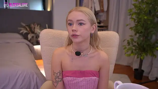 LexieLoree online show from 03/29/26, 02:33