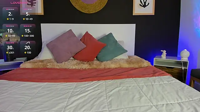 VioletPaket online show from 04/10/26, 11:37