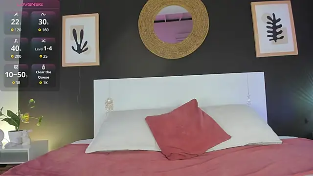 VioletPaket online show from 05/27/26, 12:13