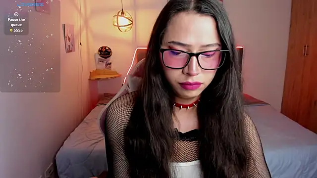 paula kawaiifu  online show from 10/24/25, 02:35