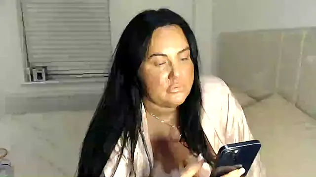 Snapshot of English_Brooke chatting on 02/02/26, 09:02 English Brooke online show from 02/02/26, 09:02